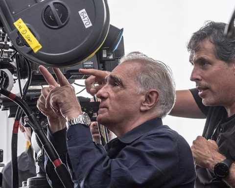 Martin Scorsese with Rodrigo Prieto (DP) in The Irishman. Credit: Niko Tavernise – Netflix