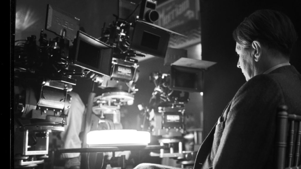 Mank s Behind The Scenes Footage Reveal Outstanding Monochrome Imagery Mank s Behind The Scenes Footage Reveal Outstanding Monochrome Imagery