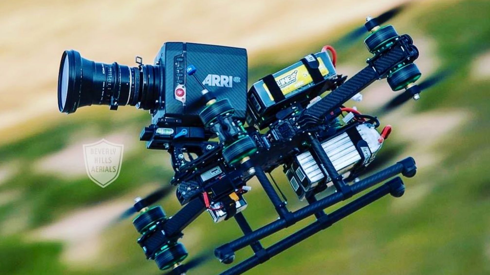 Genveje Med andre band Ugyldigt FPV Drones for Cinema Applications: The Next Trend? - YMCinema - The  Technology Behind Filmmaking