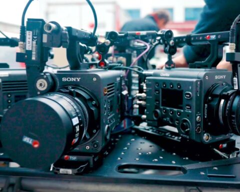 Shooting Plates: Multiple Cinema Cameras, or Ultra Wide Lens?