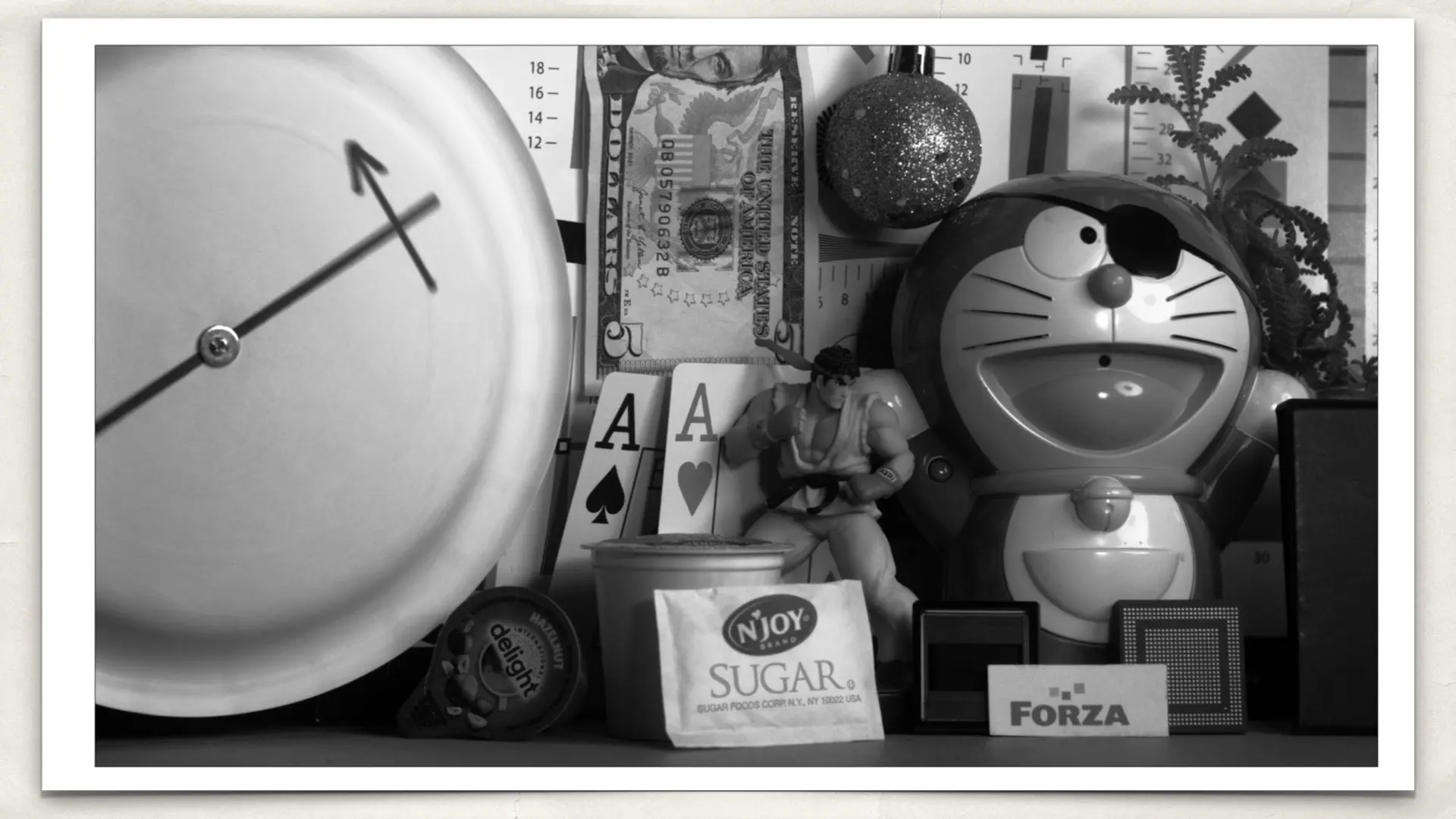 Monochromatic capture at 12-bit resolution at 1100 FPS.